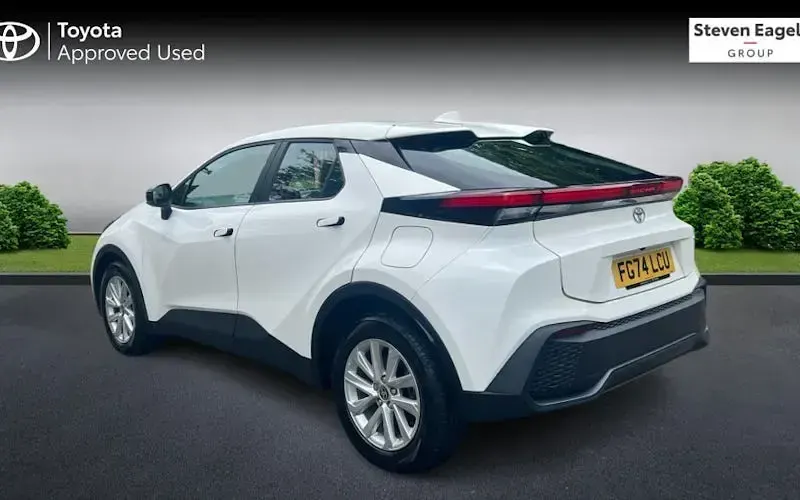 Used Toyota C-HR 140 HP (102 kW) 2026 SUV