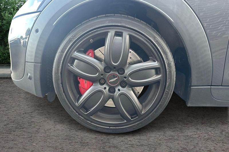 Image 3/4