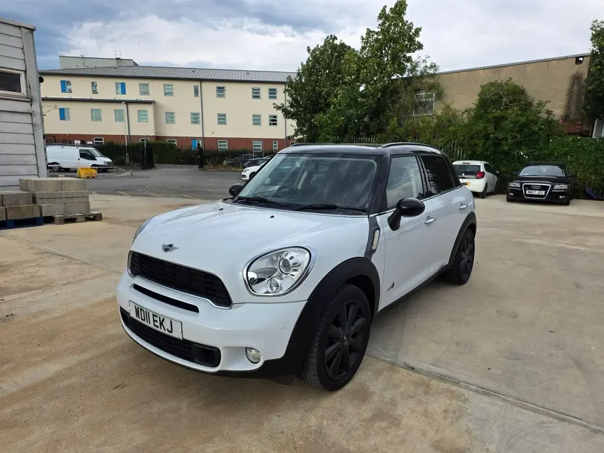 Used Mini Cooper S 2011 White Hatchback