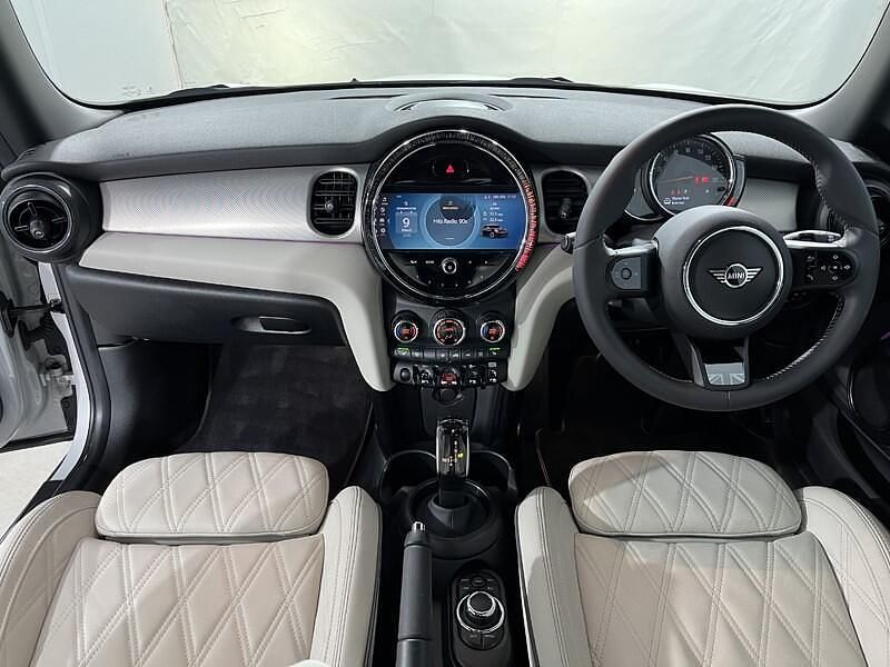 Used Mini Cooper Exclusive 134 HP (98 kW) 2022 Silver Hatchback
