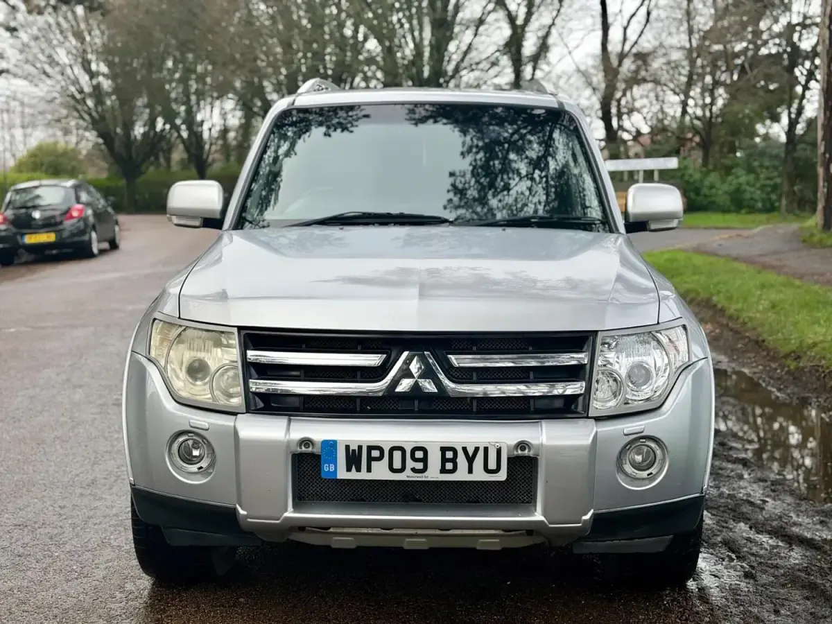 Usado Mitsubishi Shogun 2009 Prateado SUV