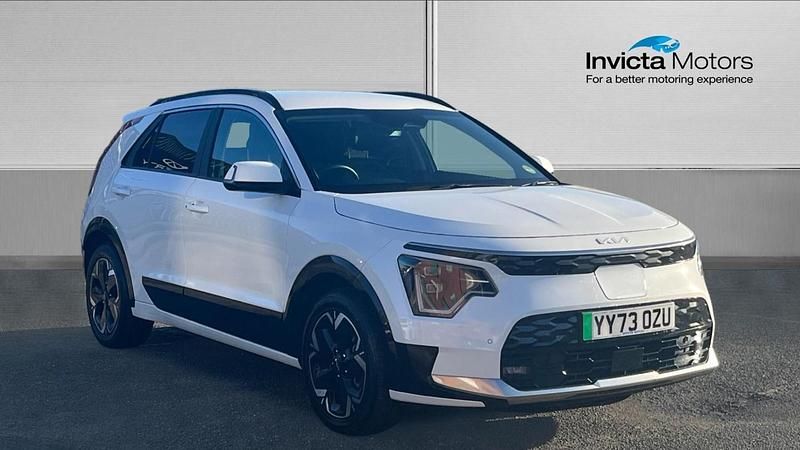 White Used 2023 Kia Niro SUV | £20,250 (Expensive) - Image 1/4
