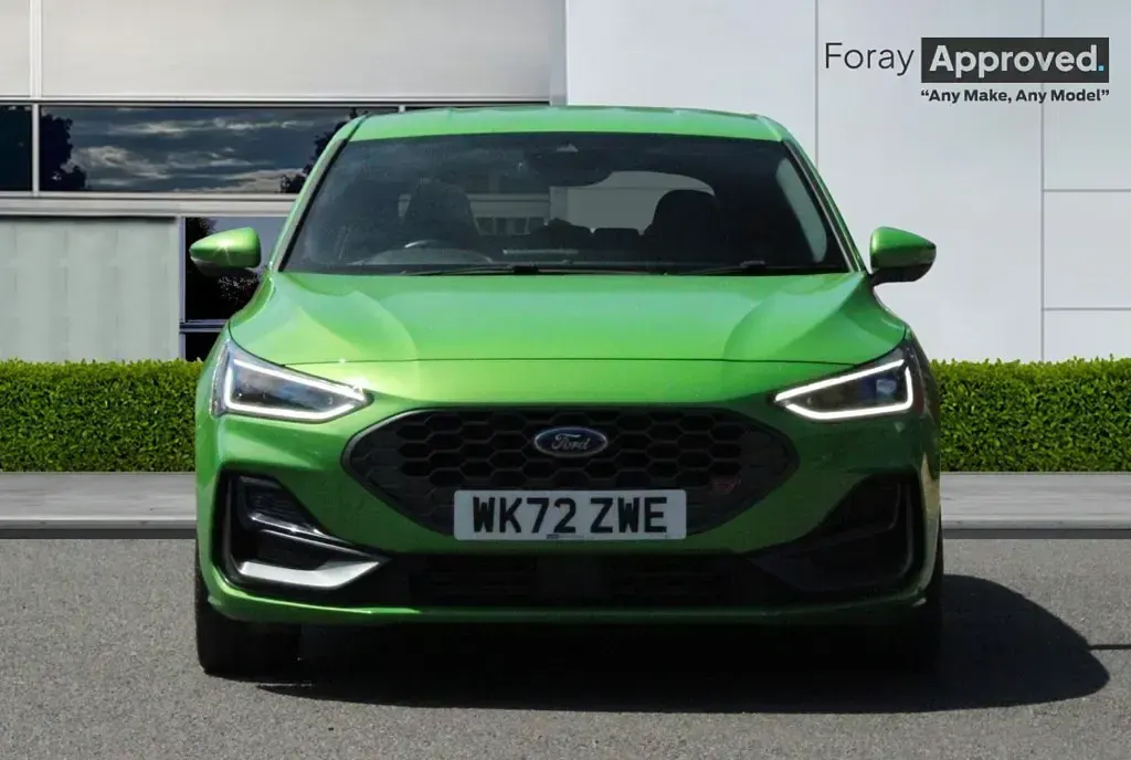 Used Ford Focus ST 280 HP (205 kW) 2022 Mean green Hatchback