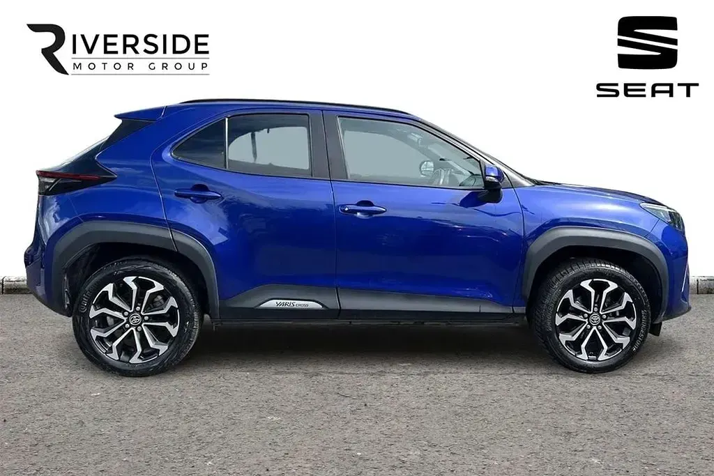 Used Toyota Yaris Cross Design 113 HP (83 kW) 2023 Blue SUV