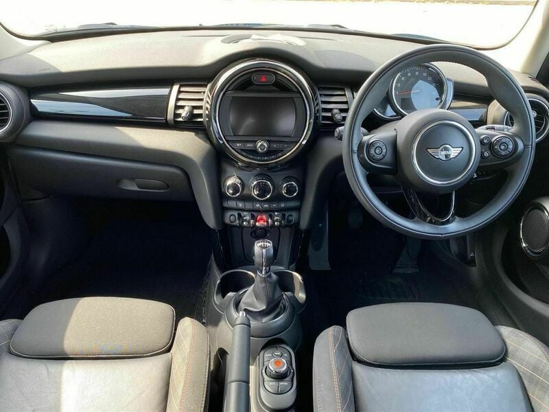Used Mini Cooper Seven 136 HP (100 kW) 2018 Lapisluxury blue Hatchback