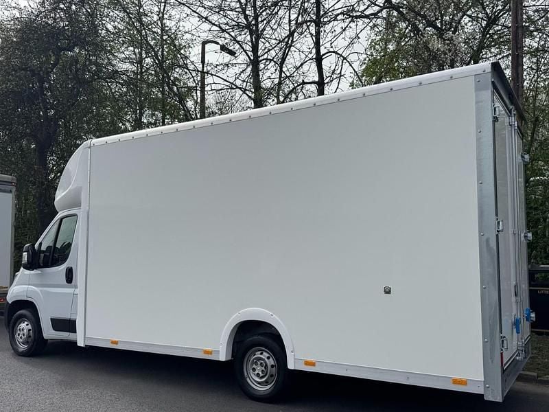 Used Vauxhall Movano 140 HP (102 kW) 2023 White MPV