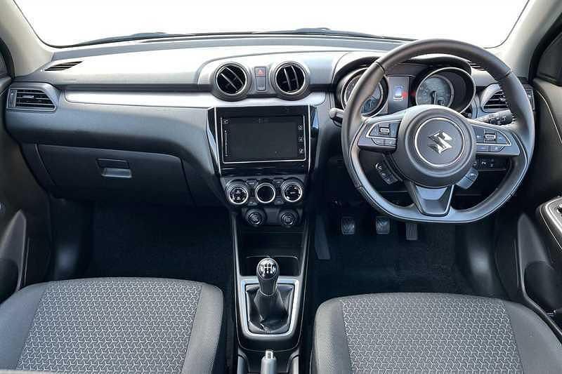 Used Suzuki Swift SZ5 83 HP (61 kW) 2023 Pure white Hatchback