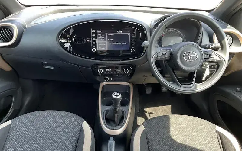 Used Toyota Aygo X 72 HP (52 kW) 2022 Beige SUV