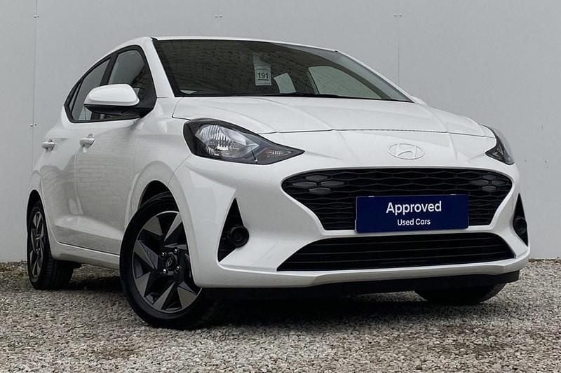 White Used 2025 Hyundai i10 Advanced Hatchback | £15,295 (Fair price) - Image 1/1