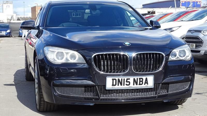 Usado BMW 730 Exclusive 2015 Negro Berlina