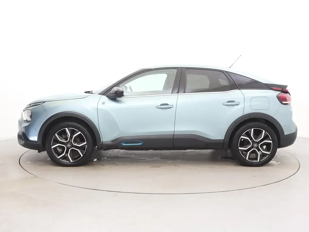 Usado Citroën e-C4 Shine 100 kW (136 HP) 2022 Azul Citadino