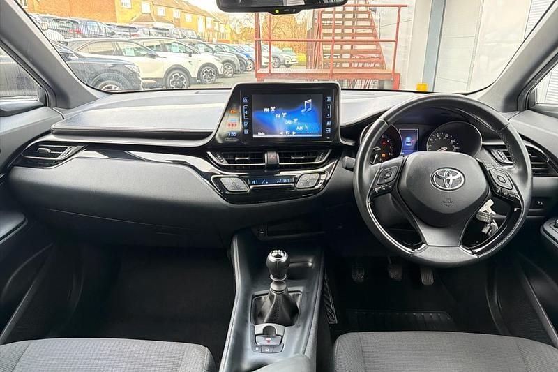 Used Toyota C-HR 116 HP (85 kW) 2019 Red SUV