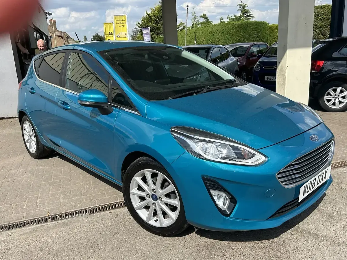 Used Ford Fiesta Titanium 125 HP (91 kW) 2018 Blue Hatchback
