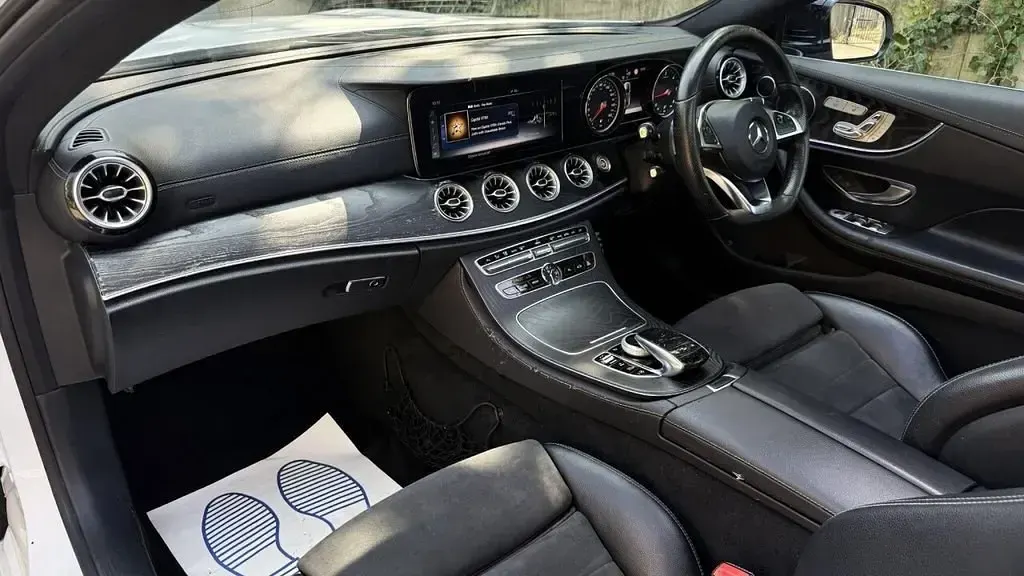 Usado Mercedes E220 AMG line 2018 Branco Coupé