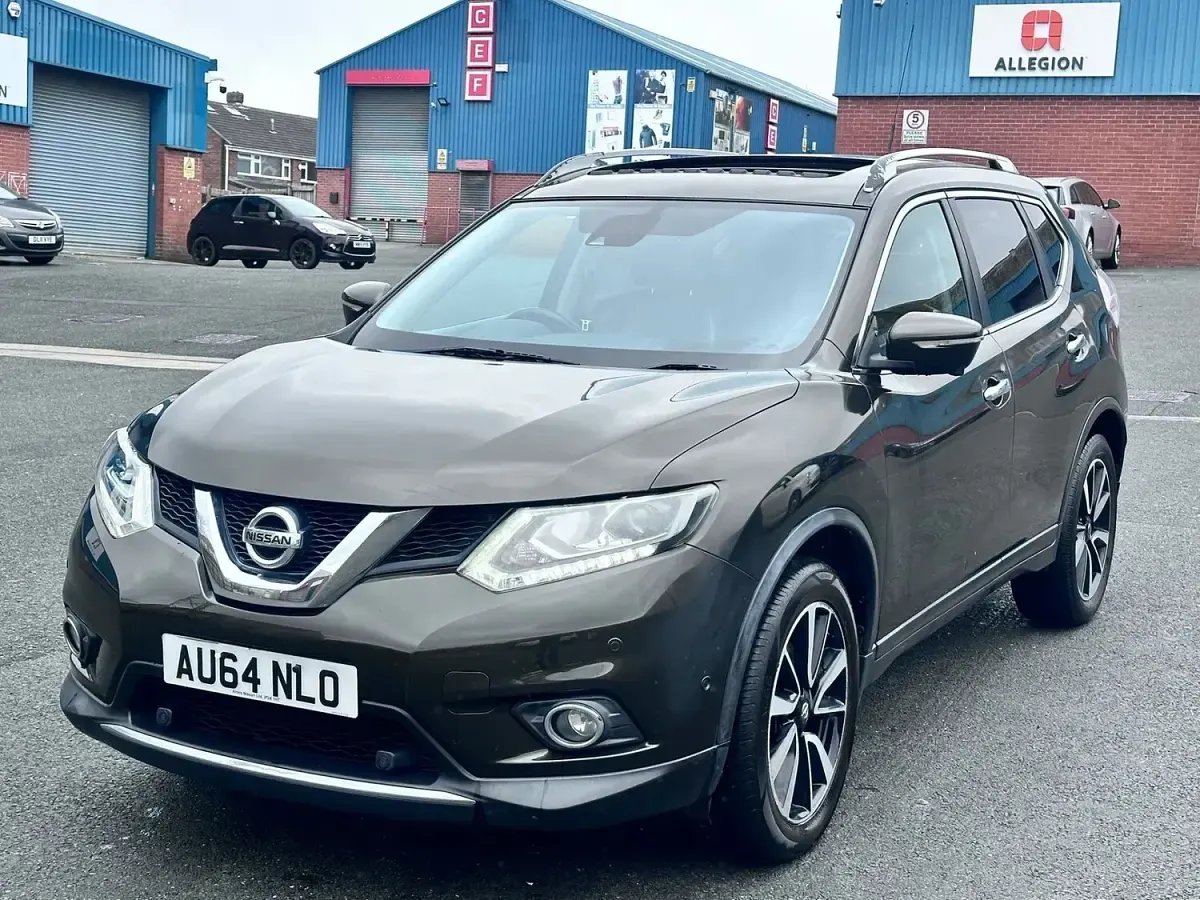Used Nissan X-Trail Tekna 130 HP (95 kW) 2014 Green SUV