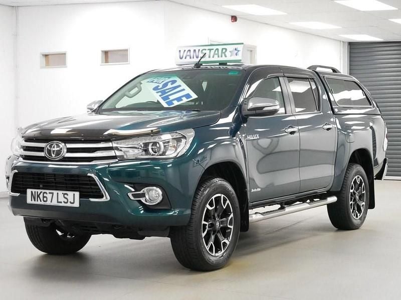 Used Toyota HiLux 150 HP (110 kW) 2017 Green Pickup