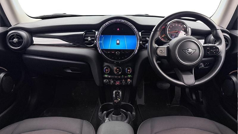 Used Mini Cooper Classic 134 HP (98 kW) 2022 Yellow Hatchback