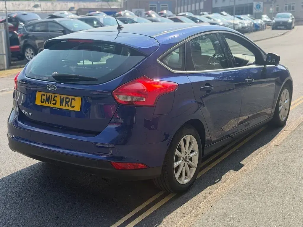 Used Ford Focus Titanium 125 HP (91 kW) 2015 Blue Hatchback