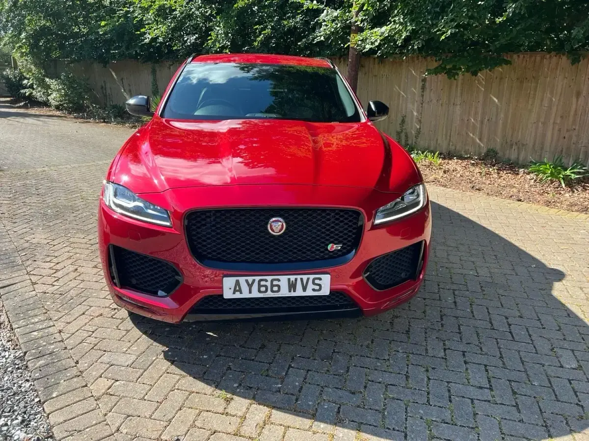 Used Jaguar F-Pace S 300 HP (220 kW) 2016 Red SUV