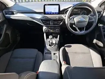 Usado Ford Focus Titanium 125 CV (91 kW) 2020 Negro Utilitario