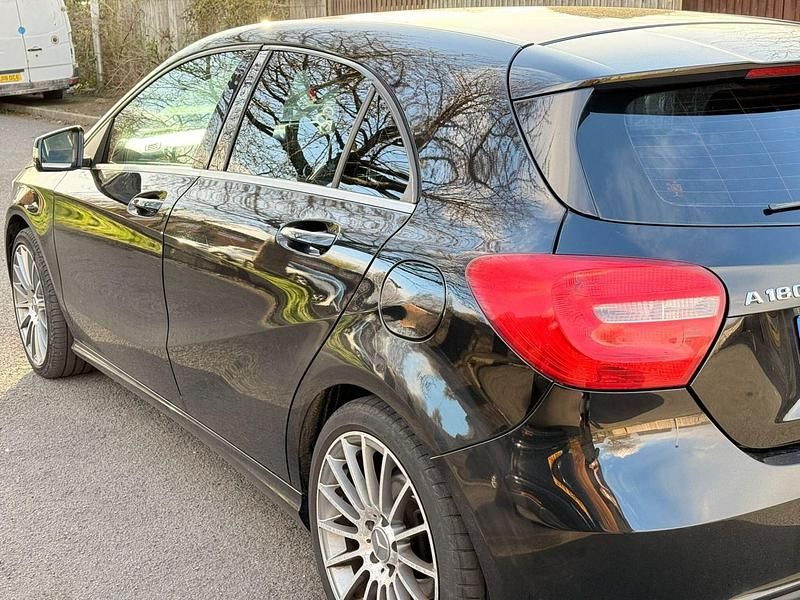 Used Mercedes A180 109 HP (80 kW) 2014 Black Hatchback