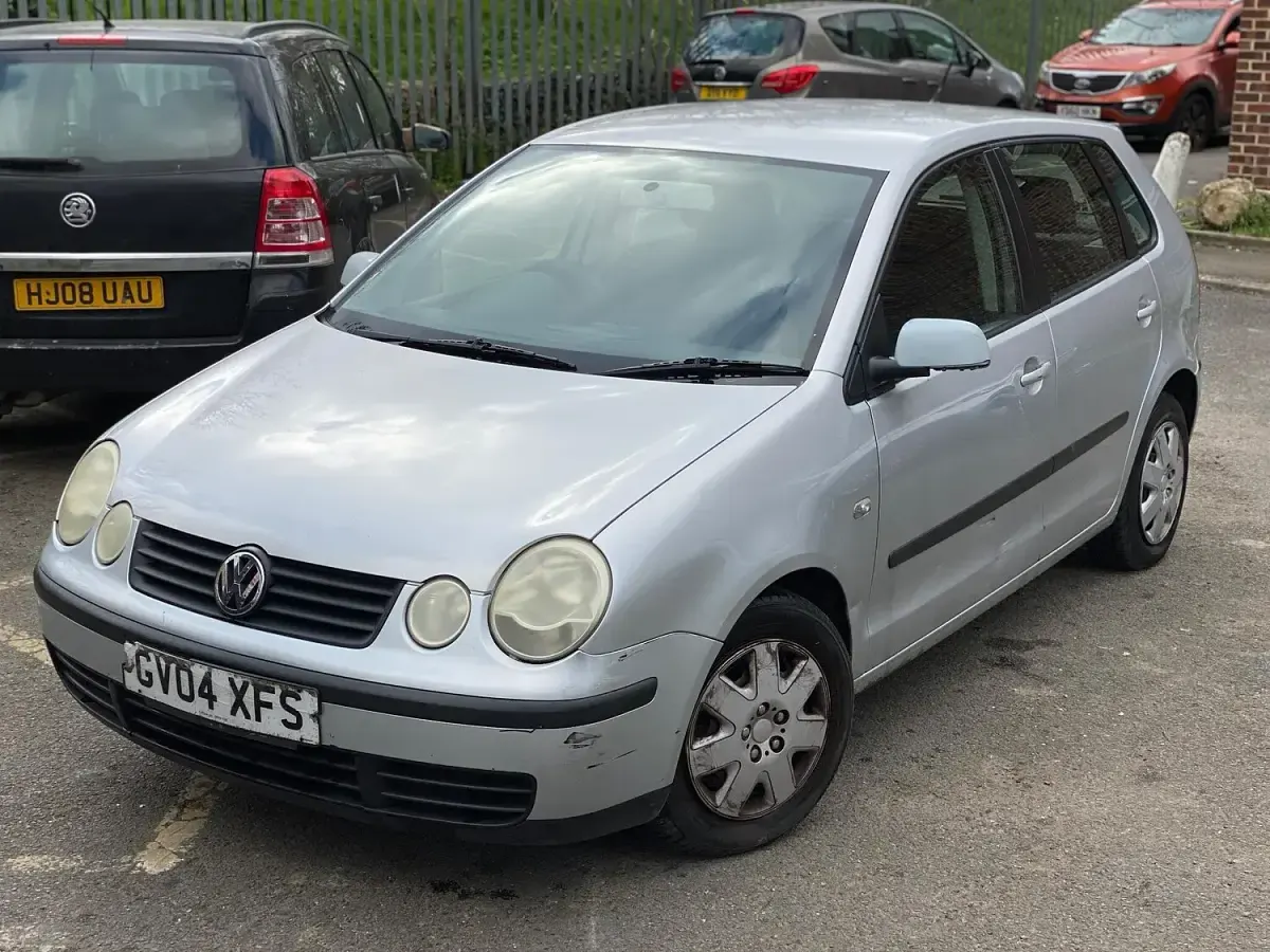 Used VW Polo SE 75 HP (55 kW) 2004 Silver Hatchback