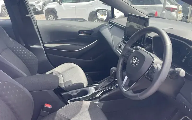 Used Toyota Corolla 178 HP (130 kW) 2025 Blue Estate
