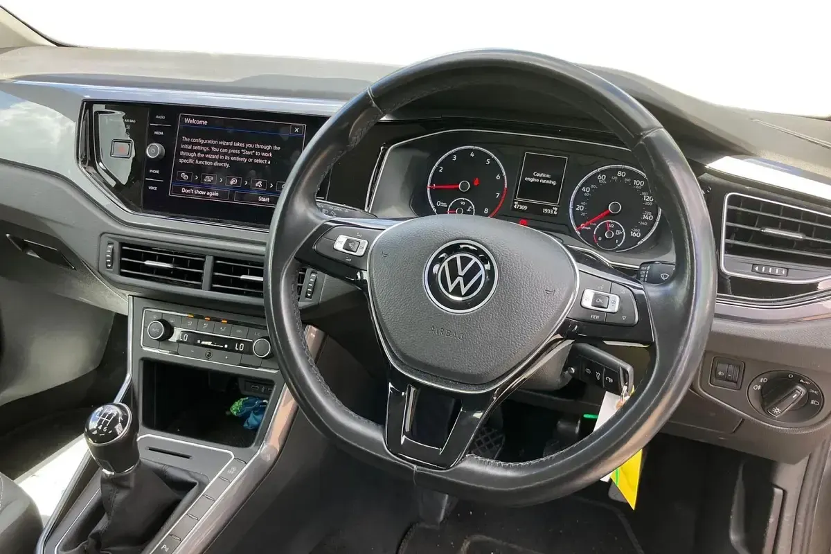 Usado VW Polo SEL 110 CV (80 kW) 2021 Gris Utilitario