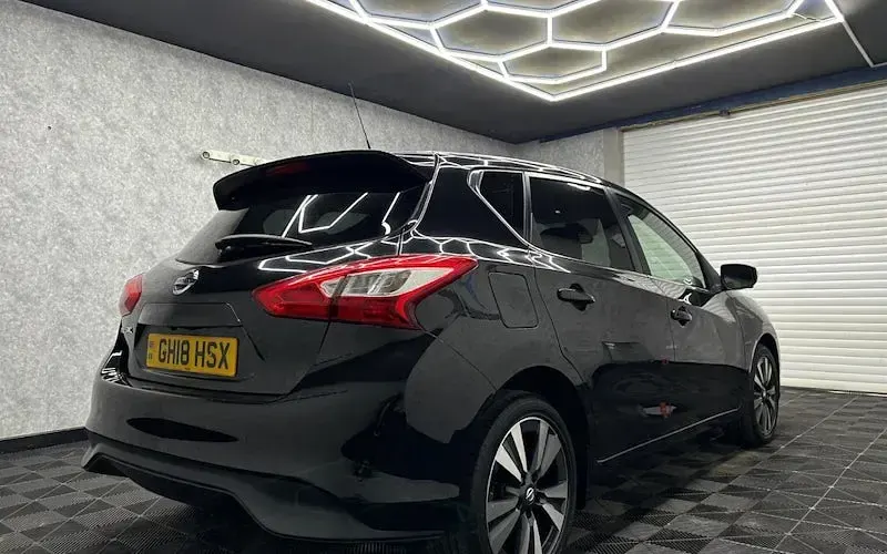 Used Nissan Pulsar Tekna 116 HP (85 kW) 2017 Black Hatchback