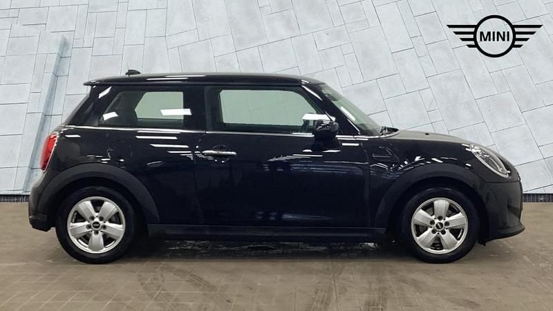 Used Mini Cooper Classic 134 HP (98 kW) 2022 Black Hatchback