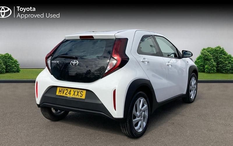 Used Toyota Aygo X PURE 72 HP (52 kW) 2024 Pure white SUV