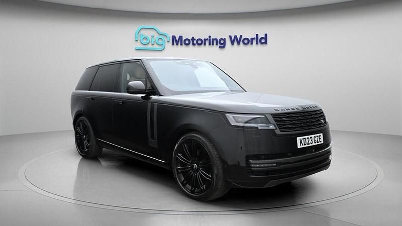 Used Land Rover Range Rover HSE 400 HP (294 kW) 2023 Black SUV