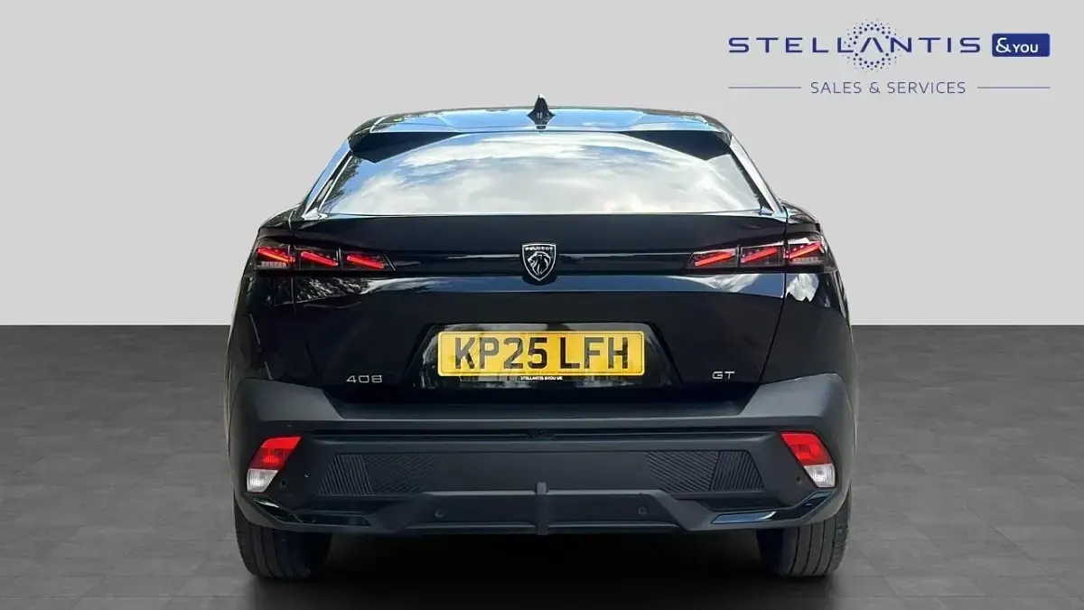 Usado Peugeot 408 GT 134 CV (98 kW) 2025 Negro SUV