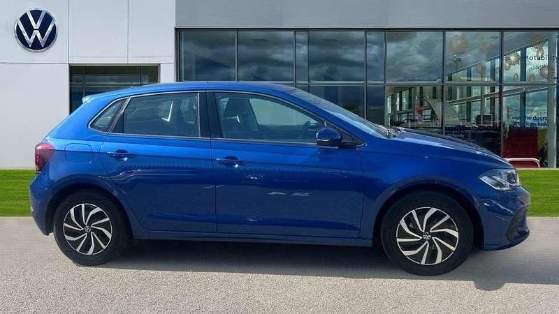 Used VW Polo Life 95 HP (69 kW) 2023 Blue Hatchback