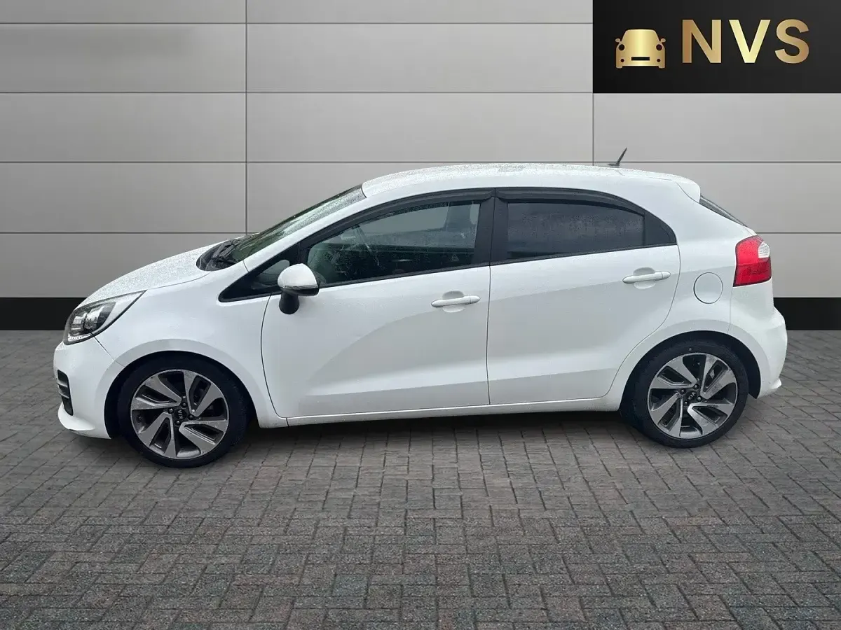 Used Kia Rio 90 HP (66 kW) 2015 White Hatchback