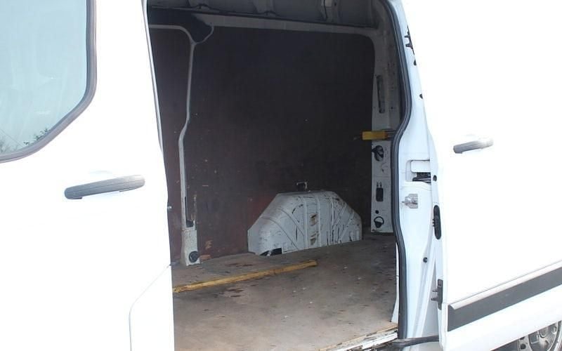 Used Ford Transit Custom 105 HP (77 kW) 2018 White Van