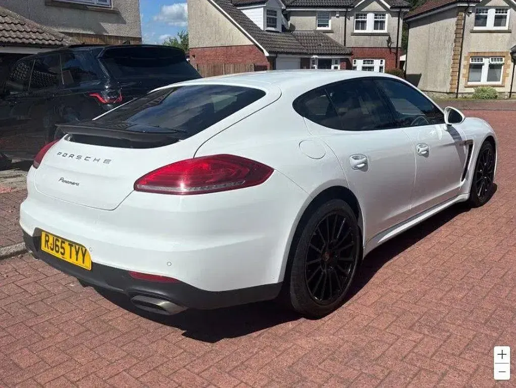 Used Porsche Panamera 300 HP (220 kW) 2015 White Hatchback