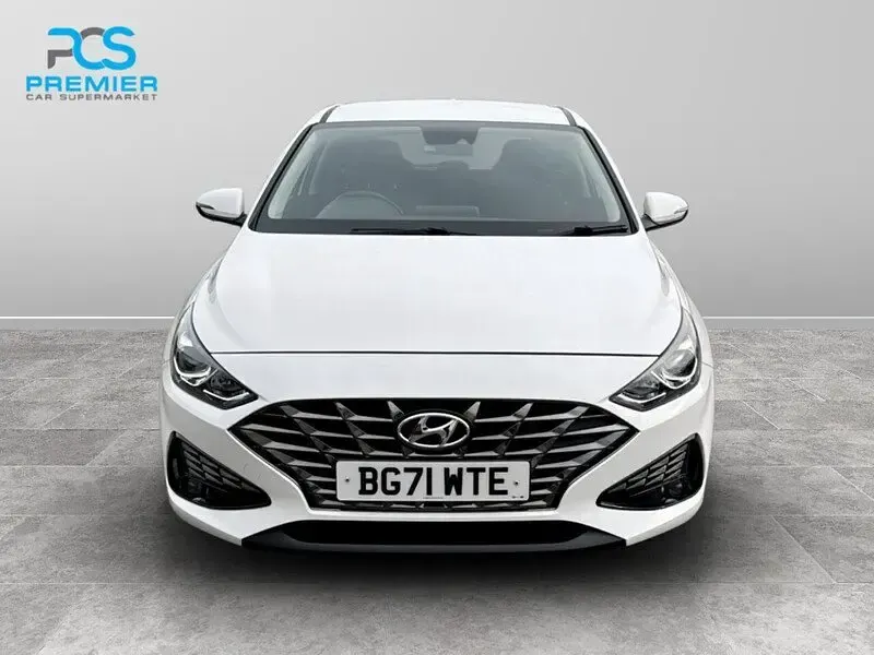 Used Hyundai i30 SE 2021 White Hatchback