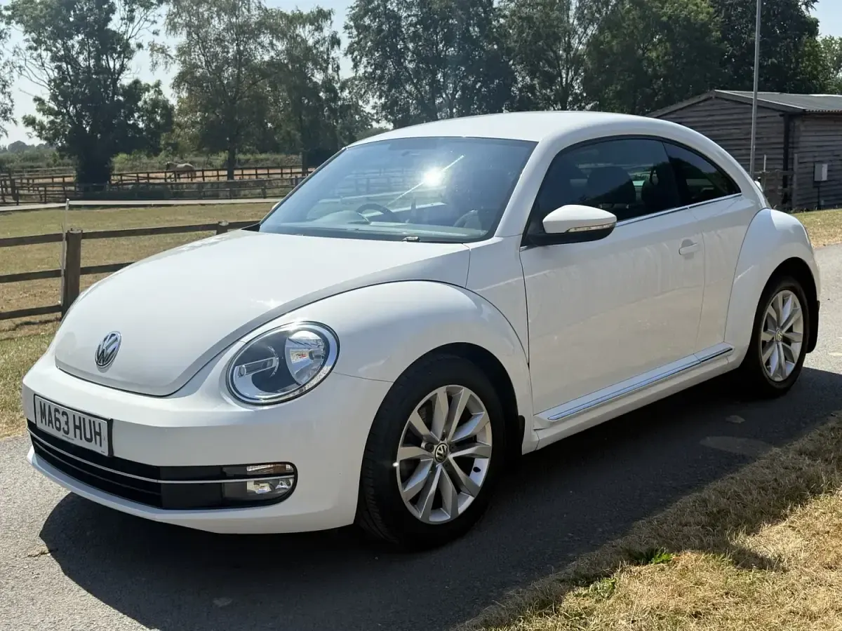 Used VW Beetle Design 150 HP (110 kW) 2013 White Hatchback