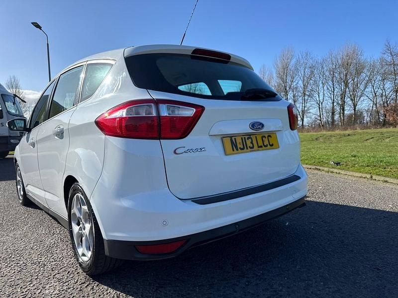 Used Ford C-MAX Zetec 105 HP (77 kW) 2013 White MPV