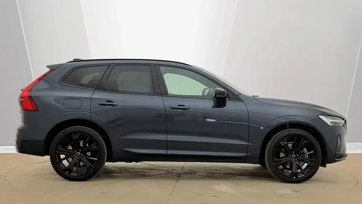 Used Volvo XC60 Plus 250 HP (183 kW) 2025 Blue SUV