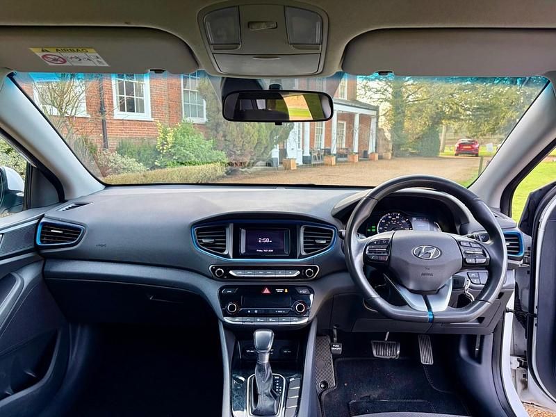 Used Hyundai Ioniq SE 141 HP (103 kW) 2018 Silver Hatchback