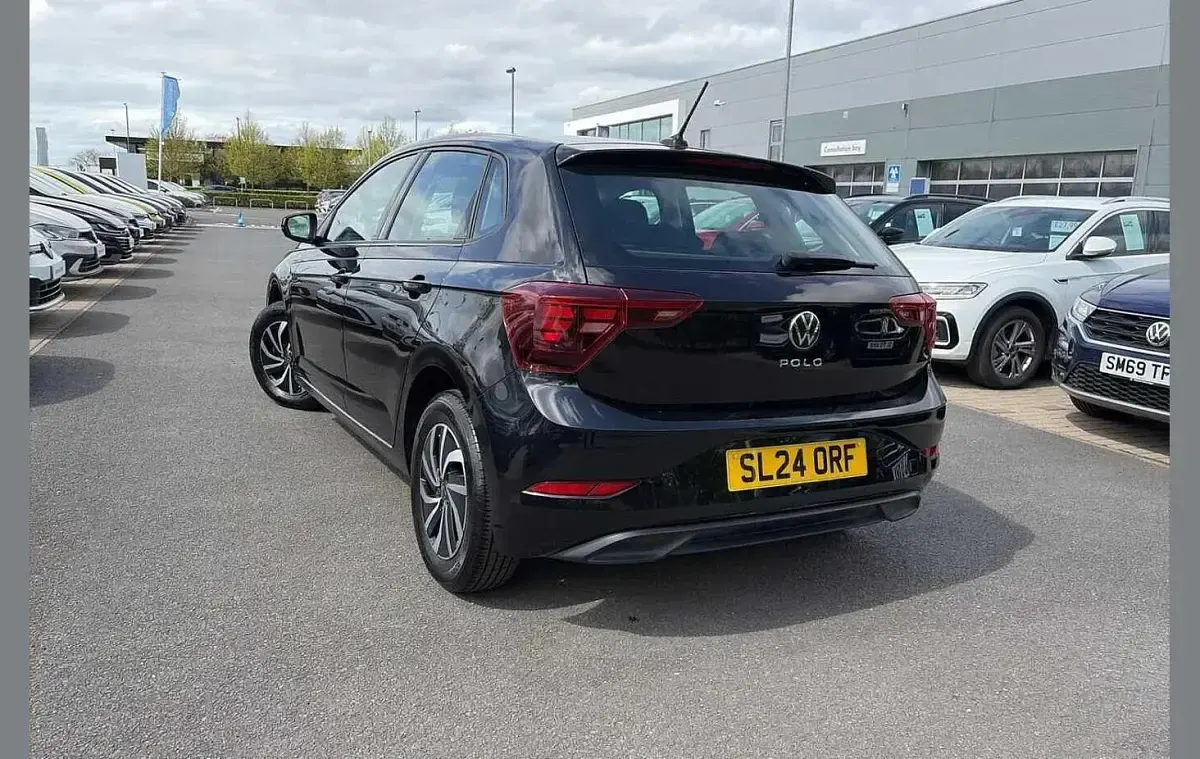 Used VW Polo Life 95 HP (69 kW) 2024 Black Hatchback