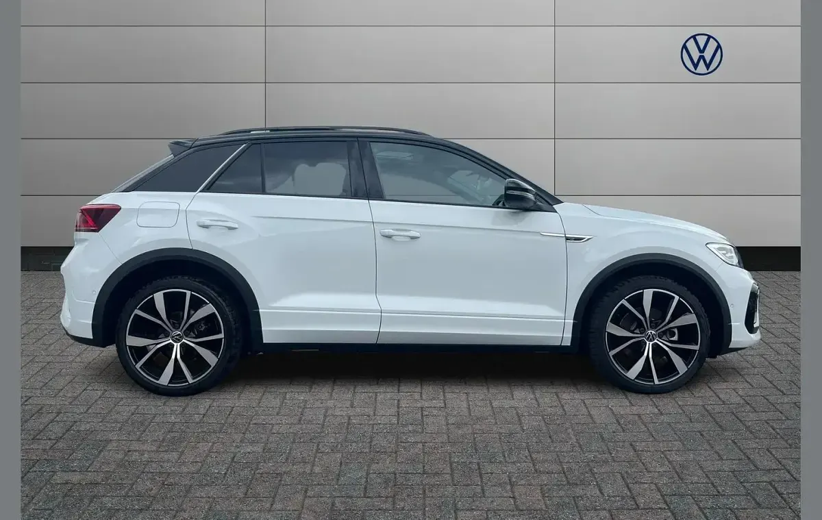 New VW T-Roc Black Edition 150 HP (110 kW) 2026 White SUV