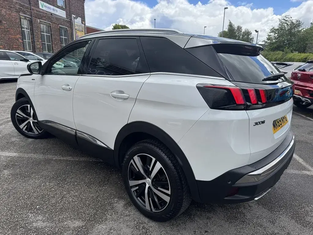 Used Peugeot 3008 GT-line 130 HP (95 kW) 2019 White SUV