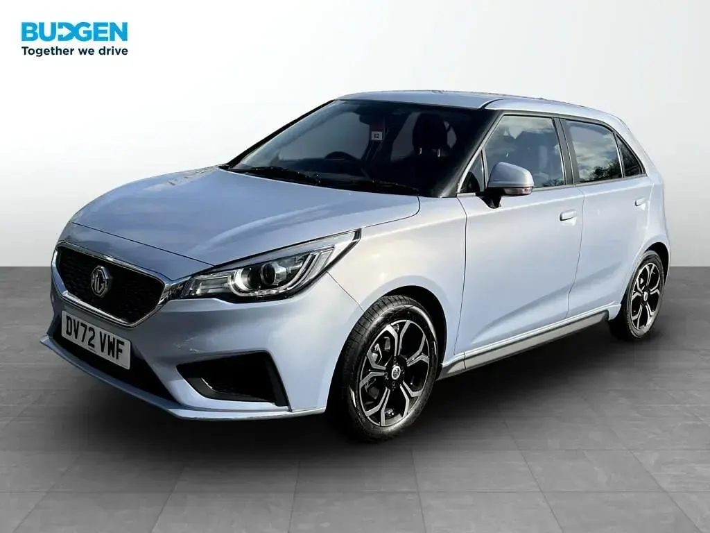 Begagnad MG MG3 Excite 106 HK (77 kW) 2022 Silver Halvkombi