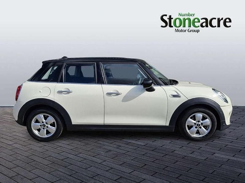 Used Mini Cooper Classic 134 HP (98 kW) 2020 White Hatchback