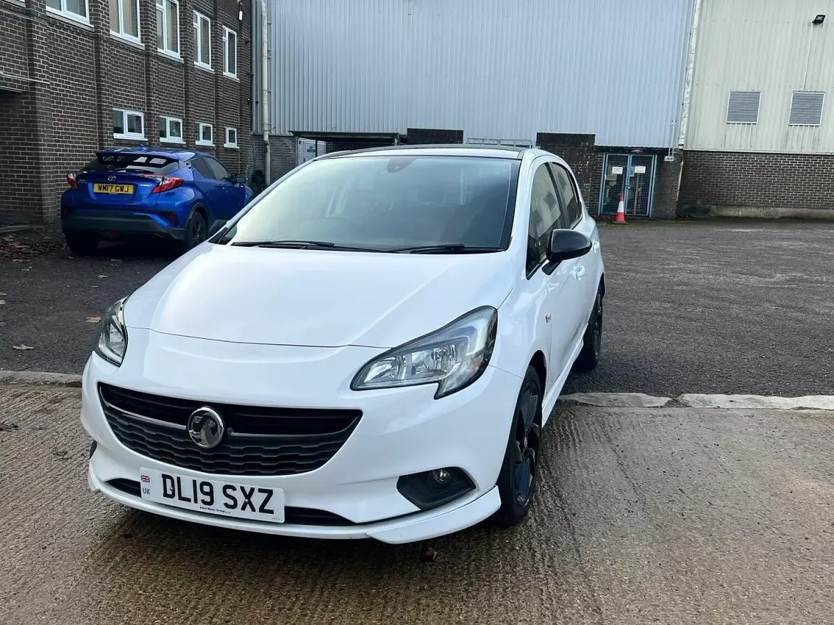 Used Vauxhall Corsa SRi 2019 White Hatchback