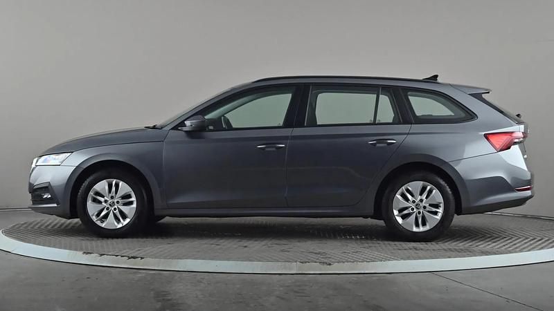 Used Skoda Octavia SE Technology 110 HP (80 kW) 2023 Grey Estate