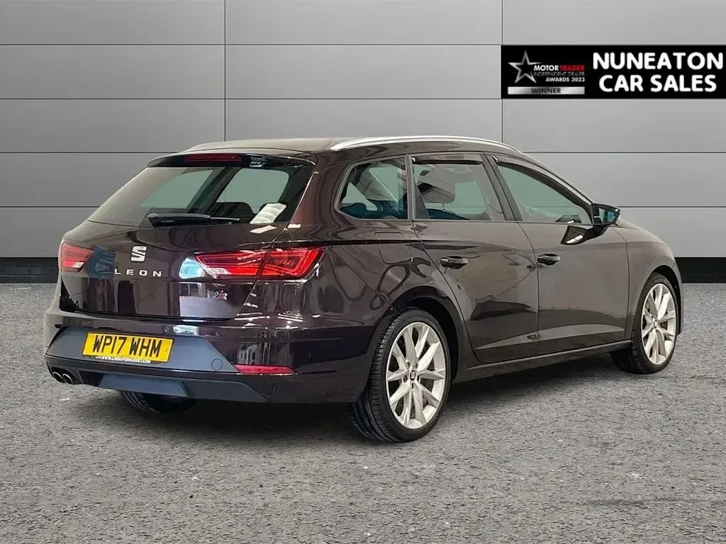 Used Seat Leon ST FR 150 HP (110 kW) 2017 Purple Estate